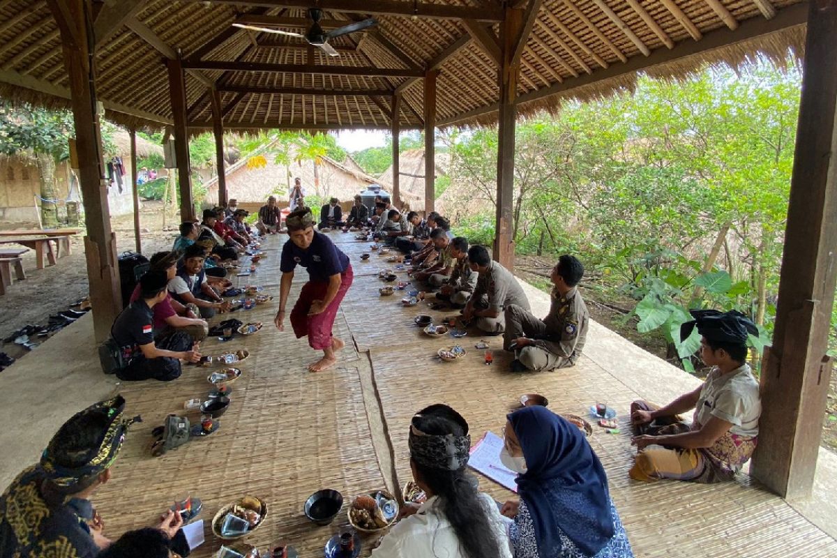 Sangkep Rutin Prajuru Desa Adat